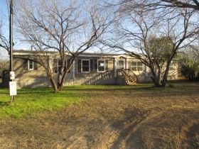 7530 Norris West Dr, Elmendorf, TX 78112