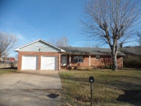 320 S Flynn Ave, Chandler, OK 74834