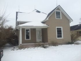 51 Meadow Dr, New Palestine, IN 46163