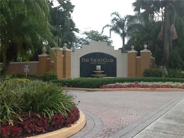 19601 E COUNTRY CLUB DR # 108, Miami, FL 33180