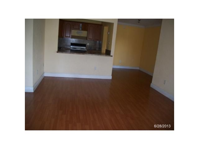 6575 W 27 CT # 24, Hialeah, FL 33016