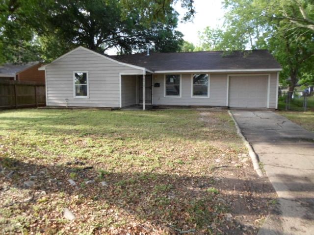 5822 Doolittle Blvd, Houston, TX 77033