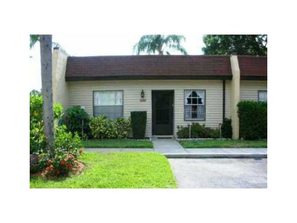 9122 MISSION OAKS BLVD, Seminole, FL 33776