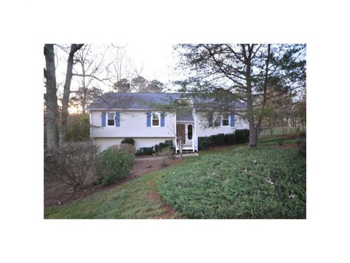 202 Valley Brook Drive, Woodstock, GA 30188