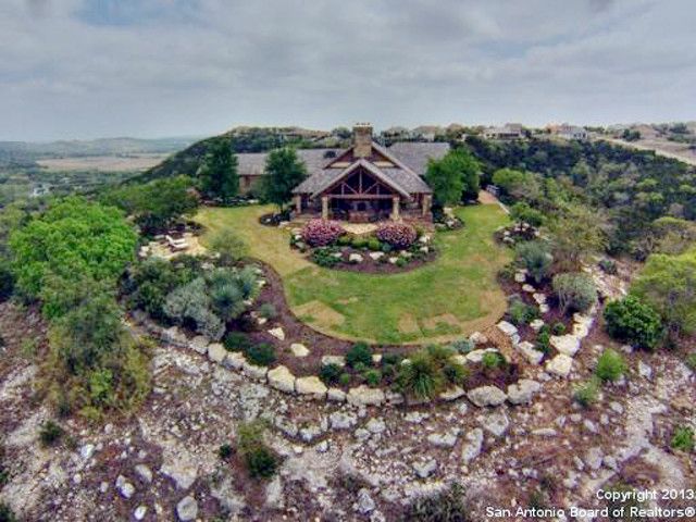 410 PARADISE POINT DR, Boerne, TX 78006