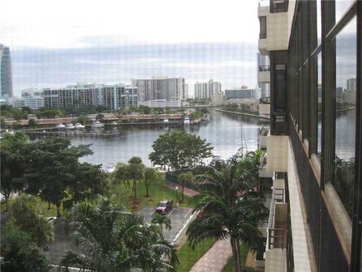 500 THREE ISLANDS BL # 422, Hallandale, FL 33009