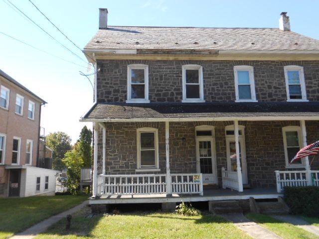 212 Main St, Green Lane, PA 18054