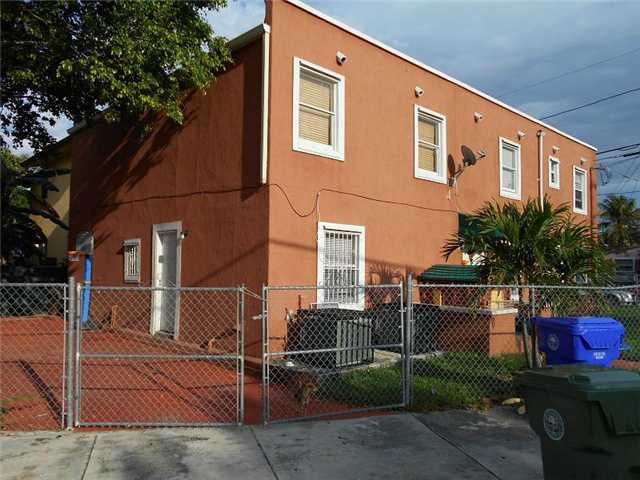 1085 24 ST, Miami, FL 33127