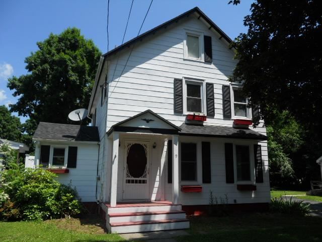 9 Dubois St, Wallkill, NY 12589