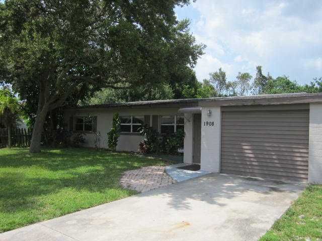 1908 30th Ave W, Bradenton, FL 34205