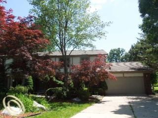 5183 Shenandoah Ct, West Bloomfield, MI 48323