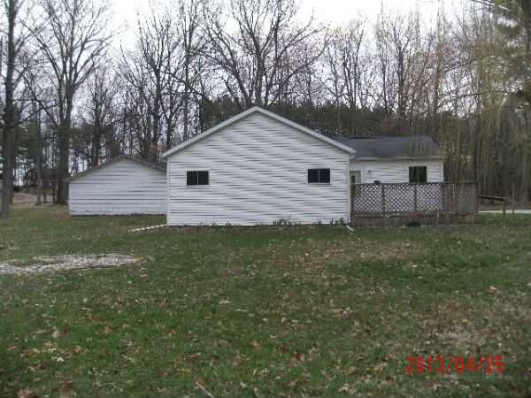 10109 Carr Rd, Saint Charles, MI 48655