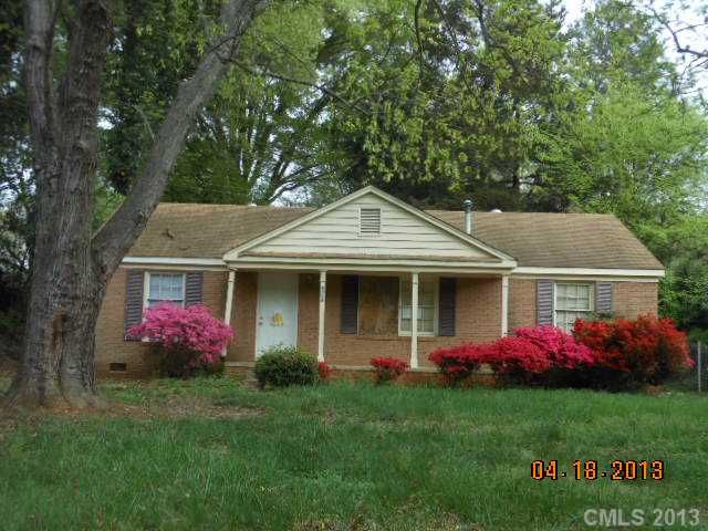 5714 Southampton Rd, Charlotte, NC 28217