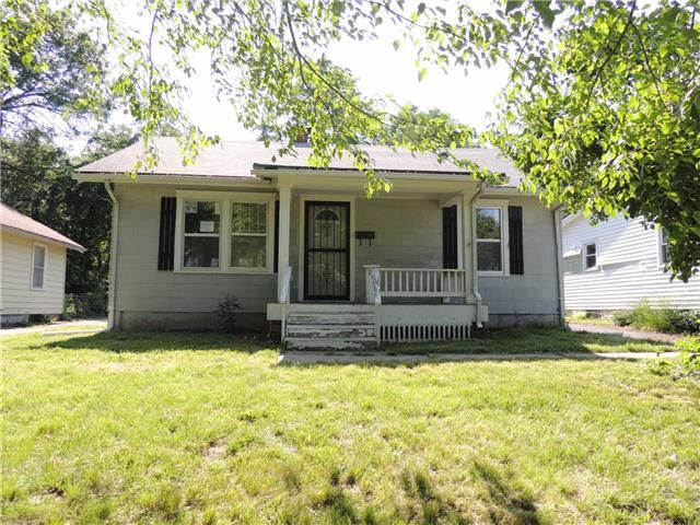 2112 S Scott Ave, Independence, MO 64052