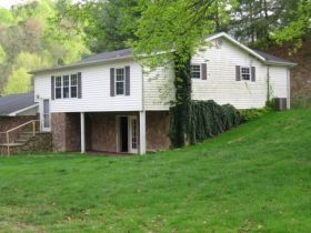 75 Hieneman Rd, Greenup, KY 41144