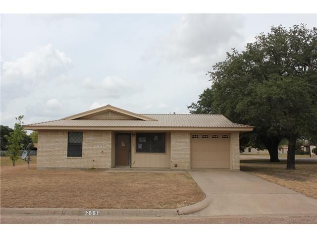 209 Meadow View Ln, Gatesville, TX 76528