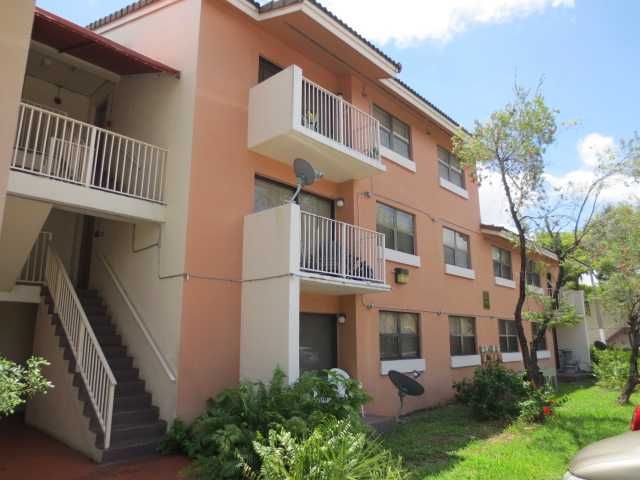 7090 Nw 179th St Apt 211, Hialeah, FL 33015