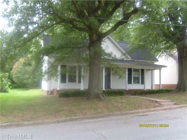 206 S 6th Ave, Mayodan, NC 27027