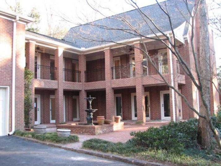 1325 Swims Valley Drive, Atlanta, GA 30327