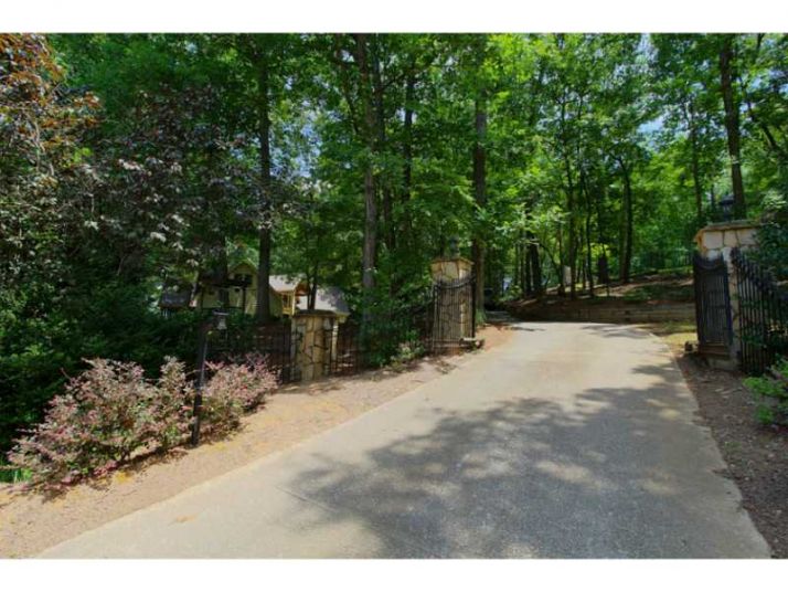 6680 Woodlake Drive, Flowery Branch, GA 30542