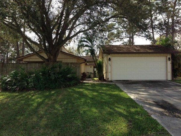 998 Lexington Stree, Palm Bay, FL 32907