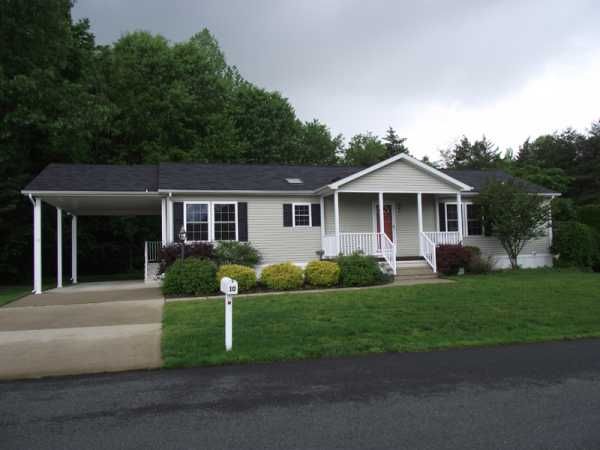 10 Mayflower Drive, Cream Ridge, NJ 08514