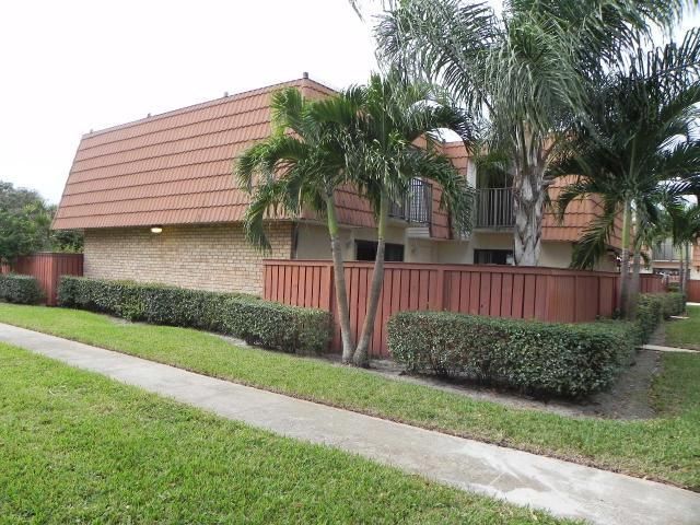 2893 Sw 11th Pl, Deerfield Beach, FL 33442