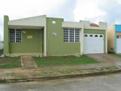 355-i San Mateo St Lirios Cala Ii, Juncos, PR 00777