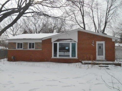 21580 Hampton St, Clinton Township, MI 48036