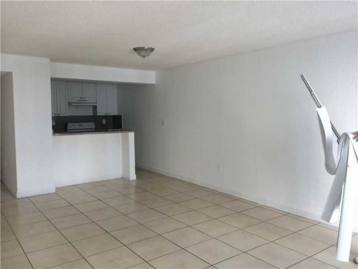 4400 W 16 AV # 529, Hialeah, FL 33012