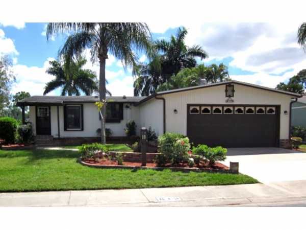 813 Via Del Sol, North Fort Myers, FL 33903