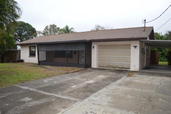 401 11th St SW, Ruskin, FL 33570