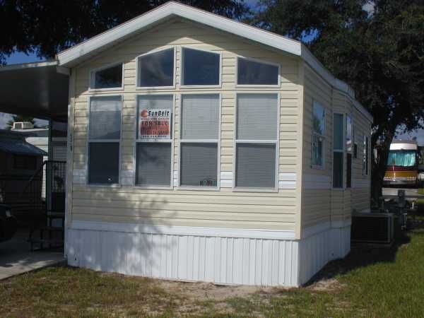 2193 MAIN ST, Lady Lake, FL 32159