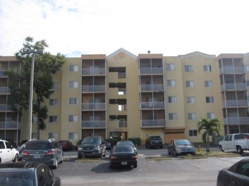 2221 S Sherman Cir Apt E109, Hollywood, FL 33025