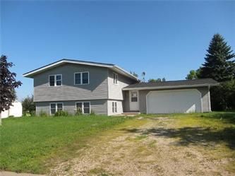 742 W Dale St, Ellsworth, WI 54011