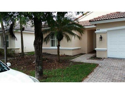 4919 SW 33, Fort Lauderdale, FL 33312