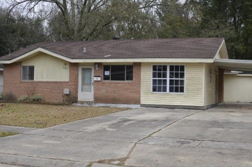 849 Lander St, Westwego, LA 70094