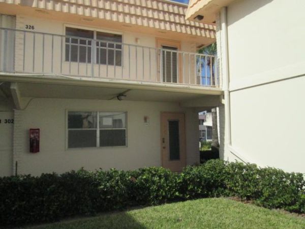 302 Saxony G, Delray Beach, FL 33446