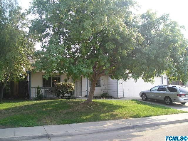 1456 Vine St, Exeter, CA 93221