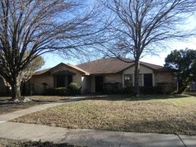 912 Francis St., Lancaster, TX 75146