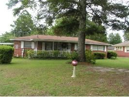 898 Claxton Ave, Elba, AL 36323