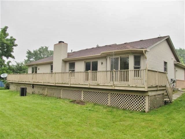 24540 Halley Crescent Dr, Grosse Ile, MI 48138