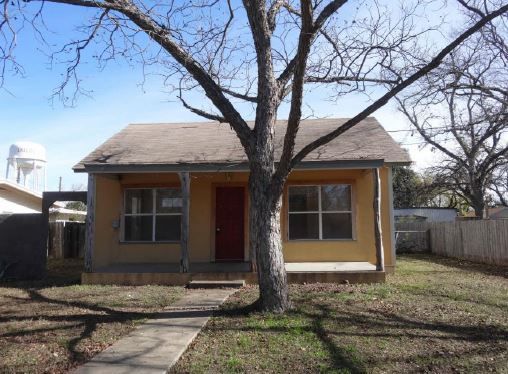 1314 North Park St, Uvalde, TX 78801