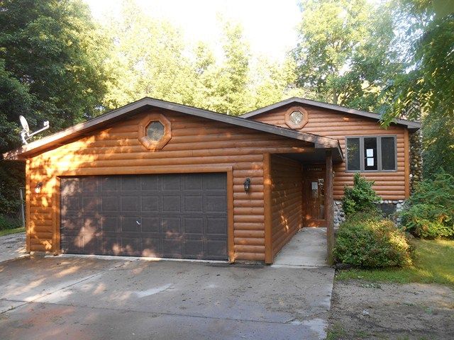 2171 Valley View Dr, Kewaskum, WI 53040