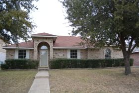 721 Deloach Dr, Cedar Hill, TX 75104