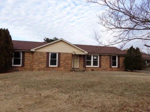 301 Bancroft Dr, Clarksville, TN 37042