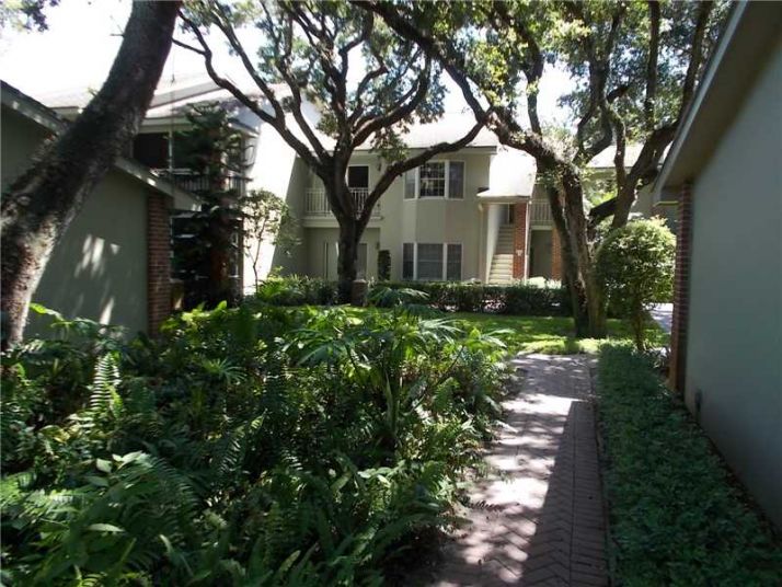 107 Park Shores Cr Unit 24 West, Vero Beach, FL 32963