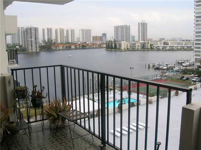 2780 NE 183 ST # 706, North Miami Beach, FL 33160