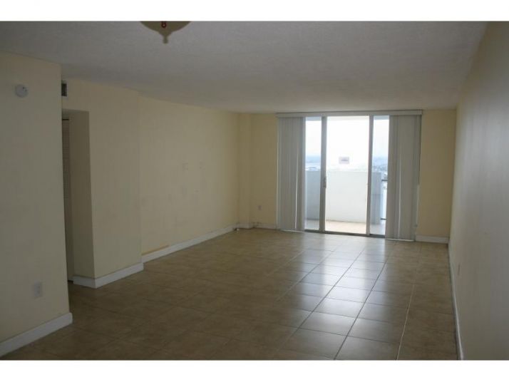 2780 NE 183 ST # 1707, North Miami Beach, FL 33160