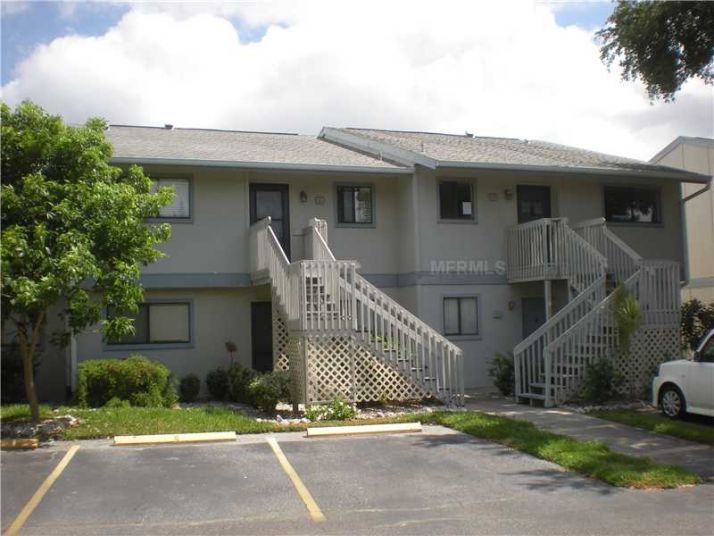 6033 34th St W Apt 10, Bradenton, FL 34210